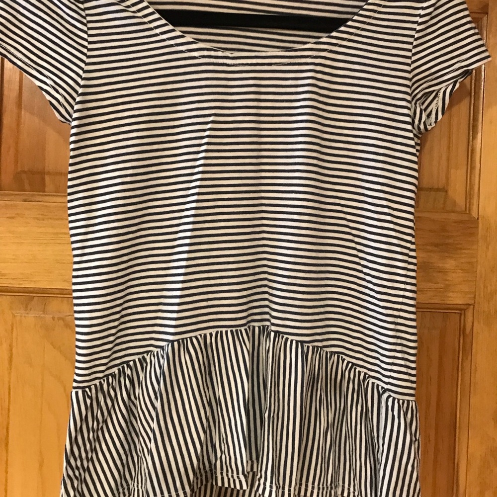 *PRICEDROP*Black/white striped Splendid peplum top
